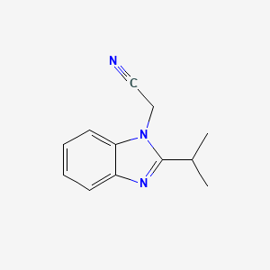 molecular formula C12H13N3 B1517456 2-[2-(propan-2-yl)-1H-1,3-benzodiazol-1-yl]acetonitrile CAS No. 1176031-20-1