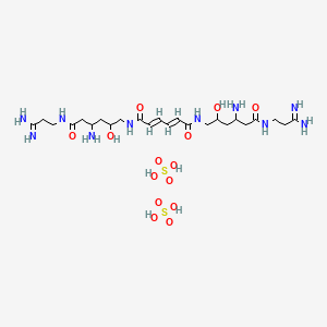 (2E,4E)-N,N'-bis[4-amino-6-[(3-amino-3-iminopropyl)amino]-2-hydroxy-6-oxohexyl]hexa-2,4-dienediamide;sulfuric acid