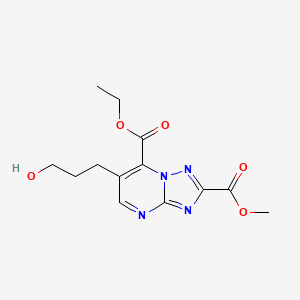 molecular formula C13H16N4O5 B1518799 7-乙基 2-甲基 6-(3-羟基丙基)-[1,2,4]三唑并[1,5-a]嘧啶-2,7-二羧酸酯 CAS No. 1146290-18-7