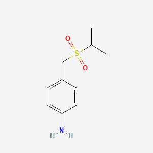 molecular formula C10H15NO2S B1520374 4-[(丙烷-2-磺酰)甲基]苯胺 CAS No. 635702-61-3