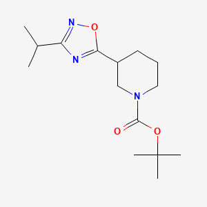 molecular formula C15H25N3O3 B1520565 1-Boc-3-(3-异丙基-1,2,4-噁二唑-5-基)哌啶 CAS No. 902837-24-5