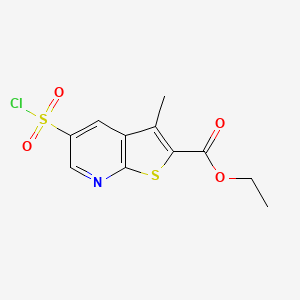 molecular formula C11H10ClNO4S2 B1521020 5-(氯磺酰基)-3-甲基噻吩并[2,3-b]吡啶-2-羧酸乙酯 CAS No. 1240529-07-0