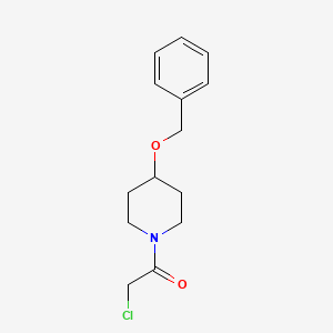 molecular formula C14H18ClNO2 B1522583 1-[4-(苄氧基)哌啶-1-基]-2-氯乙酮 CAS No. 1311316-73-0