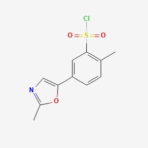 molecular formula C11H10ClNO3S B1522622 2-甲基-5-(2-甲基-1,3-噁唑-5-基)苯磺酰氯 CAS No. 1268334-77-5