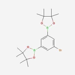 molecular formula C18H27B2BrO4 B1522734 2,2'-(5-Bromo-1,3-phenylene)bis(4,4,5,5-tetramethyl-1,3,2-dioxaborolane) CAS No. 1150561-62-8