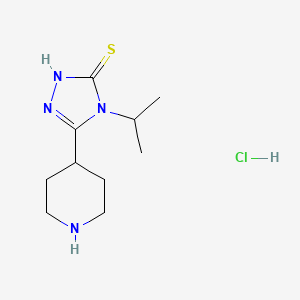 molecular formula C10H19ClN4S B1522907 5-(piperidin-4-yl)-4-(propan-2-yl)-4H-1,2,4-triazole-3-thiol hydrochloride CAS No. 1269151-11-2