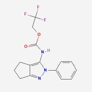 B1524149 2,2,2-trifluoroethyl N-{2-phenyl-2H,4H,5H,6H-cyclopenta[c]pyrazol-3-yl}carbamate CAS No. 1354951-54-4