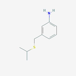 molecular formula C10H15NS B1525792 3-[(丙烷-2-基硫烷基)甲基]苯胺 CAS No. 1178430-80-2