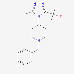 molecular formula C17H22F2N4 B1526046 1-Benzyl-4-[3-(1,1-difluoroethyl)-5-methyl-1,2,4-triazol-4-yl]piperidine CAS No. 1031207-76-7