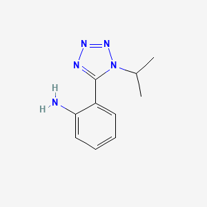molecular formula C10H13N5 B1526548 2-[1-(propan-2-yl)-1H-1,2,3,4-tetrazol-5-yl]aniline CAS No. 1247063-49-5
