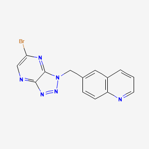 molecular formula C14H9BrN6 B1526917 6-((6-bromo-1H-[1,2,3]triazolo[4,5-b]pyrazin-1-yl)methyl)quinoline CAS No. 956907-14-5