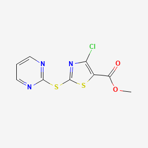 molecular formula C9H6ClN3O2S2 B1526920 4-Cloro-2-(pirimidin-2-ilsulfánil)-1,3-tiazol-5-carboxilato de metilo CAS No. 1184435-58-2