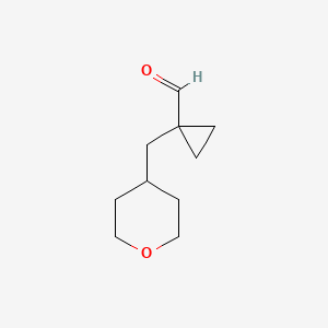 1-(Oxan-4-ylmethyl)cyclopropane-1-carbaldehyde