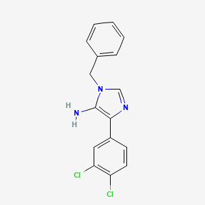 molecular formula C16H13Cl2N3 B1527328 1-benzyl-4-(3,4-dichlorophenyl)-1H-imidazol-5-amine CAS No. 1455381-71-1
