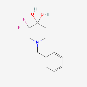 molecular formula C12H15F2NO2 B1527629 1-苄基-3,3-二氟哌啶-4,4-二醇 CAS No. 1067914-81-1