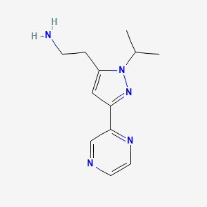 molecular formula C12H17N5 B15277026 2-(1-isopropyl-3-(pyrazin-2-yl)-1H-pyrazol-5-yl)ethan-1-amine 