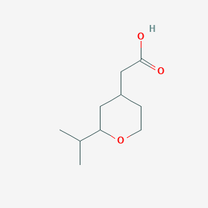 molecular formula C10H18O3 B1528767 2-[2-(Propan-2-yl)oxan-4-yl]acetic acid CAS No. 1343801-90-0