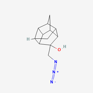molecular formula C12H15N3O B1528986 8-(叠氮甲基)五环[5.4.0.0^{2,6}.0^{3,10}.0^{5,9}]十一烷-8-醇 CAS No. 1803589-68-5