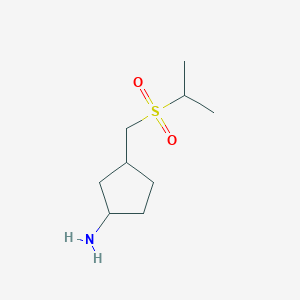 molecular formula C9H19NO2S B15293726 3-((Isopropylsulfonyl)methyl)cyclopentanamine 