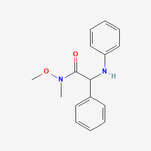 molecular formula C16H18N2O2 B15298538 N-methoxy-N-methyl-2-phenyl-2-(phenylamino)acetamide 