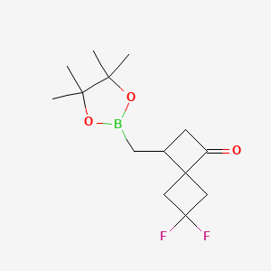 molecular formula C14H21BF2O3 B15318799 6,6-Difluoro-3-((4,4,5,5-tetramethyl-1,3,2-dioxaborolan-2-yl)methyl)spiro[3.3]heptan-1-one 