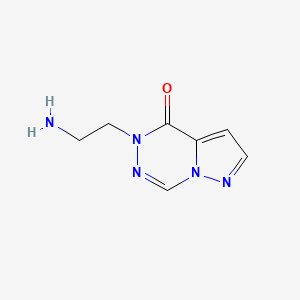 molecular formula C7H9N5O B1532052 5-(2-氨基乙基)吡唑并[1,5-d][1,2,4]三嗪-4(5H)-酮 CAS No. 2091197-38-3