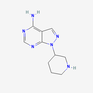 molecular formula C10H14N6 B1532866 1-(哌啶-3-基)-1H-吡唑并[3,4-d]嘧啶-4-胺 CAS No. 1374251-00-9