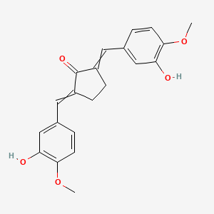 2,5-Bis[(3-hydroxy-4-methoxyphenyl)methylidene]cyclopentan-1-one