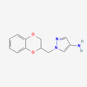 molecular formula C12H13N3O2 B15527382 1-((2,3-dihydrobenzo[b][1,4]dioxin-2-yl)methyl)-1H-pyrazol-4-amine 