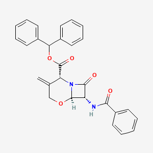 B1590086 (2R,6R,7R)-Benzhydryl 7-benzamido-3-methylene-8-oxo-5-oxa-1-azabicyclo[4.2.0]octane-2-carboxylate CAS No. 67977-91-7