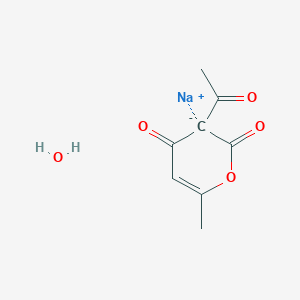 molecular formula C8H9NaO5 B1592689 2H-吡喃-2,4(3H)-二酮，3-乙酰基-6-甲基，钠盐，一水合物 CAS No. 64039-28-7