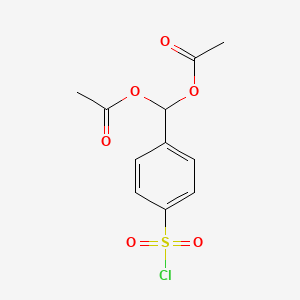 molecular formula C11H11ClO6S B1599694 二乙酸(4-(氯磺酰基)苯甲亚基) CAS No. 69232-47-9
