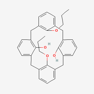 molecular formula C34H36O4 B1608108 25,27-Bis(1-propyloxy)calix[4]arene-26,28-diol CAS No. 162301-48-6