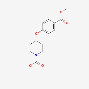 molecular formula C18H25NO5 B1610127 甲基-4-(N-(叔丁氧羰基)-4-哌啶氧基)苯甲酸酯 CAS No. 281235-00-5