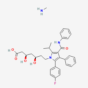B1610394 Methanamine (3R,5R)-7-(2-(4-fluorophenyl)-5-isopropyl-3-phenyl-4-(phenylcarbamoyl)-1H-pyrrol-1-yl)-3,5-dihydroxyheptanoate CAS No. 908852-19-7
