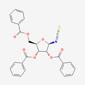 molecular formula C27H21NO7S B1611589 [(2R,3R,4R,5R)-3,4-二苯甲酰氧基-5-异硫氰酸酯氧杂环-2-基]甲基苯甲酸酯 CAS No. 58214-53-2