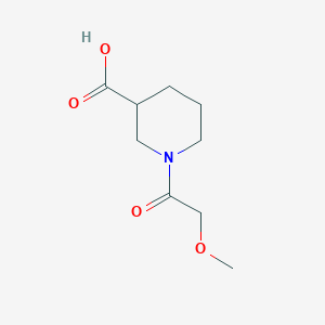 molecular formula C9H15NO4 B1612525 1-(甲氧基乙酰基)哌啶-3-羧酸 CAS No. 926238-94-0