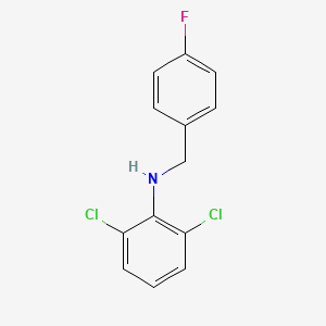 molecular formula C13H10Cl2FN B1634076 2,6-dichloro-N-[(4-fluorophenyl)methyl]aniline 