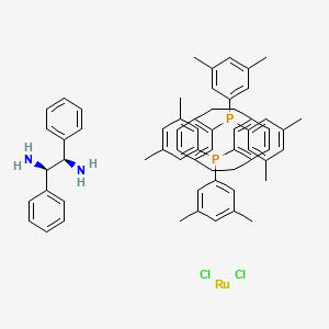 molecular formula C62H66Cl2N2P2Ru B1641244 [11-Bis(3,5-dimethylphenyl)phosphanyl-5-tricyclo[8.2.2.24,7]hexadeca-1(12),4,6,10,13,15-hexaenyl]-bis(3,5-dimethylphenyl)phosphane;dichlororuthenium;(1R,2R)-1,2-diphenylethane-1,2-diamine 
