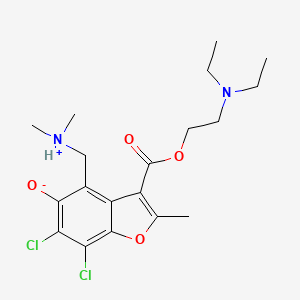 molecular formula C19H26Cl2N2O4 B1650207 6,7-Dichloro-3-{[2-(diethylamino)ethoxy]carbonyl}-4-[(dimethylammonio)methyl]-2-methyl-1-benzofuran-5-olate CAS No. 114829-14-0