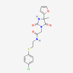 N-{2-[(4-chlorophenyl)sulfanyl]ethyl}-2-[4-(furan-2-yl)-4-methyl-2,5-dioxoimidazolidin-1-yl]acetamide