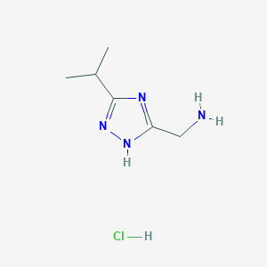 [5-(propan-2-yl)-1H-1,2,4-triazol-3-yl]methanamine hydrochloride