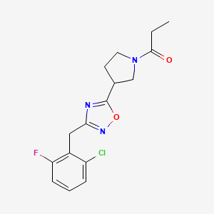 molecular formula C16H17ClFN3O2 B1654004 1-(3-{3-[(2-Chloro-6-fluorophenyl)methyl]-1,2,4-oxadiazol-5-yl}pyrrolidin-1-yl)propan-1-one CAS No. 2094312-76-0