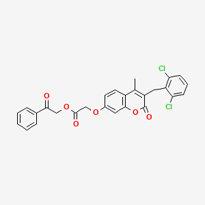 molecular formula C27H20Cl2O6 B1655369 Phenacyl 2-[3-[(2,6-dichlorophenyl)methyl]-4-methyl-2-oxochromen-7-yl]oxyacetate CAS No. 353477-91-5