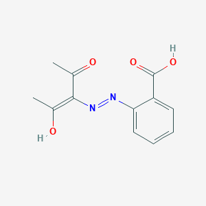 2-[2-(2,4-Dioxopentan-3-ylidene)hydrazinyl]benzoic acid