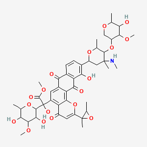 molecular formula C46H57NO18 B1665274 2-(3,5-二羟基-4-甲氧基-6-甲基氧杂环己-2-基)-2-[2-(2,3-二甲基氧杂环-2-基)-11-羟基-10-[5-(5-羟基-4-甲氧基-6-甲基氧杂环-3-基)氧基-4,6-二甲基-4-(甲基氨基)氧杂环-2-基]-4,7,12-三氧代萘并[2,3-h]色烯-5-基]-2-羟基乙酸甲酯 CAS No. 128439-47-4