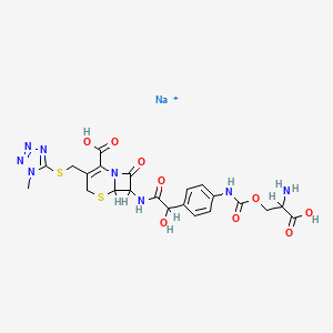 molecular formula C22H24N8NaO9S2+ B1668479 钠；7-[[2-[4-[(2-氨基-2-羧乙氧基)羰基氨基]苯基]-2-羟基乙酰]氨基]-3-[(1-甲基四唑-5-基)硫代甲基]-8-氧代-5-噻-1-氮杂双环[4.2.0]辛-2-烯-2-羧酸 CAS No. 101706-66-5