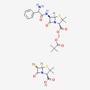 B1682200 (2S,5R,6R)-6-bromo-3,3-dimethyl-7-oxo-4-thia-1-azabicyclo[3.2.0]heptane-2-carboxylic acid; 2,2-dimethylpropanoyloxymethyl (2S,5R,6R)-6-[(2-amino-2-phenylacetyl)amino]-3,3-dimethyl-7-oxo-4-thia-1-azabicyclo[3.2.0]heptane-2-carboxylate CAS No. 77442-45-6