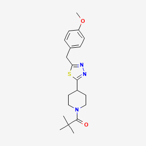 molecular formula C20H27N3O2S B2354027 1-(4-(5-(4-Methoxybenzyl)-1,3,4-thiadiazol-2-yl)piperidin-1-yl)-2,2-dimethylpropan-1-one CAS No. 1170144-81-6