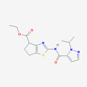 molecular formula C16H20N4O3S B2354203 2-(1-isopropil-1H-pirazol-5-carboxamida)-5,6-dihidro-4H-ciclopenta[d]tiazol-4-carboxilato de etilo CAS No. 1219842-59-7